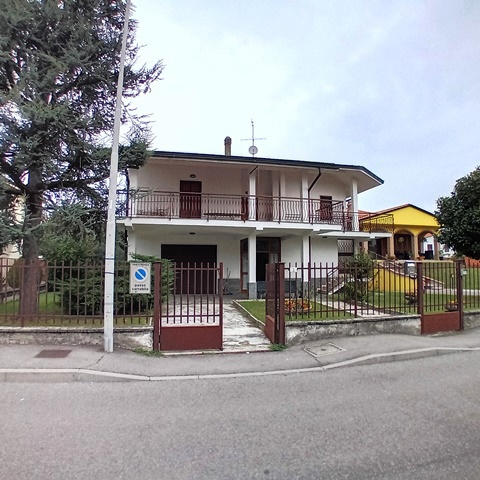 Villa in vendita a Mediglia, 5 locali, prezzo € 435.000 | PortaleAgenzieImmobiliari.it