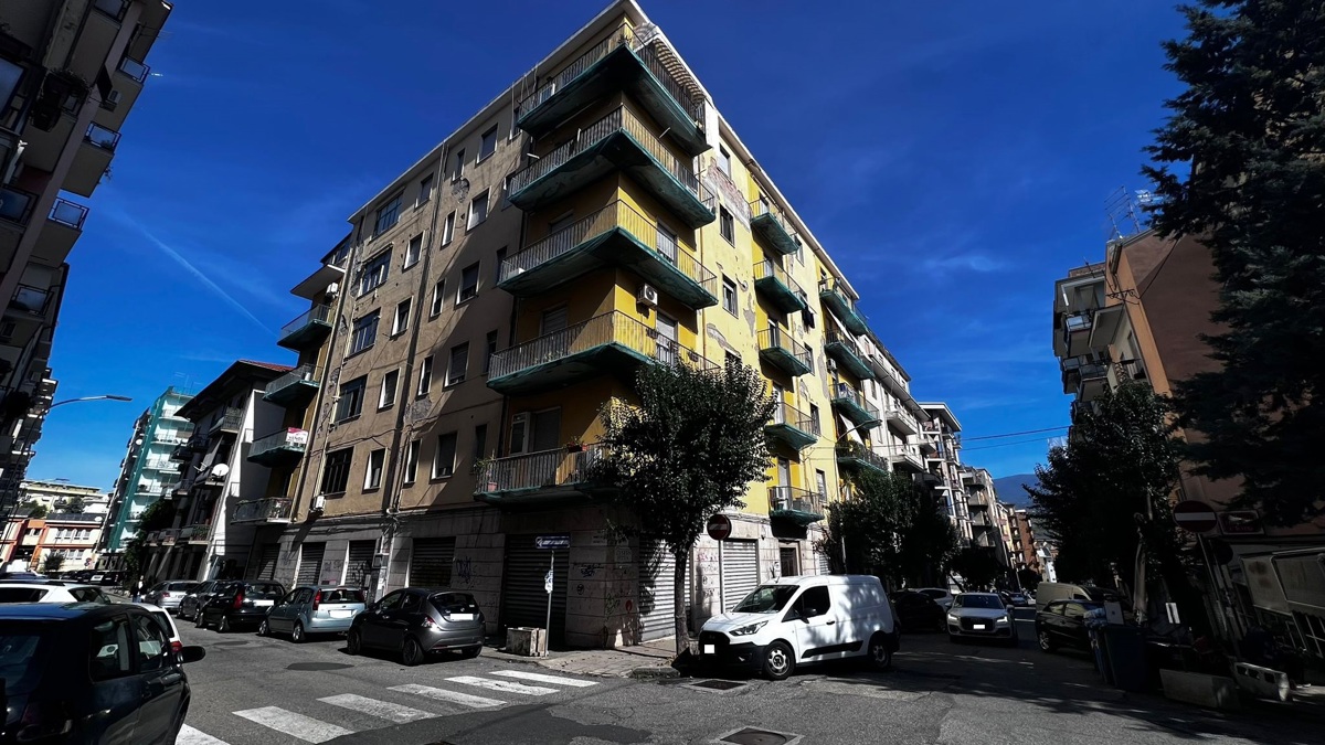 Appartamento in vendita a Cosenza, 4 locali, prezzo € 140.000 | PortaleAgenzieImmobiliari.it