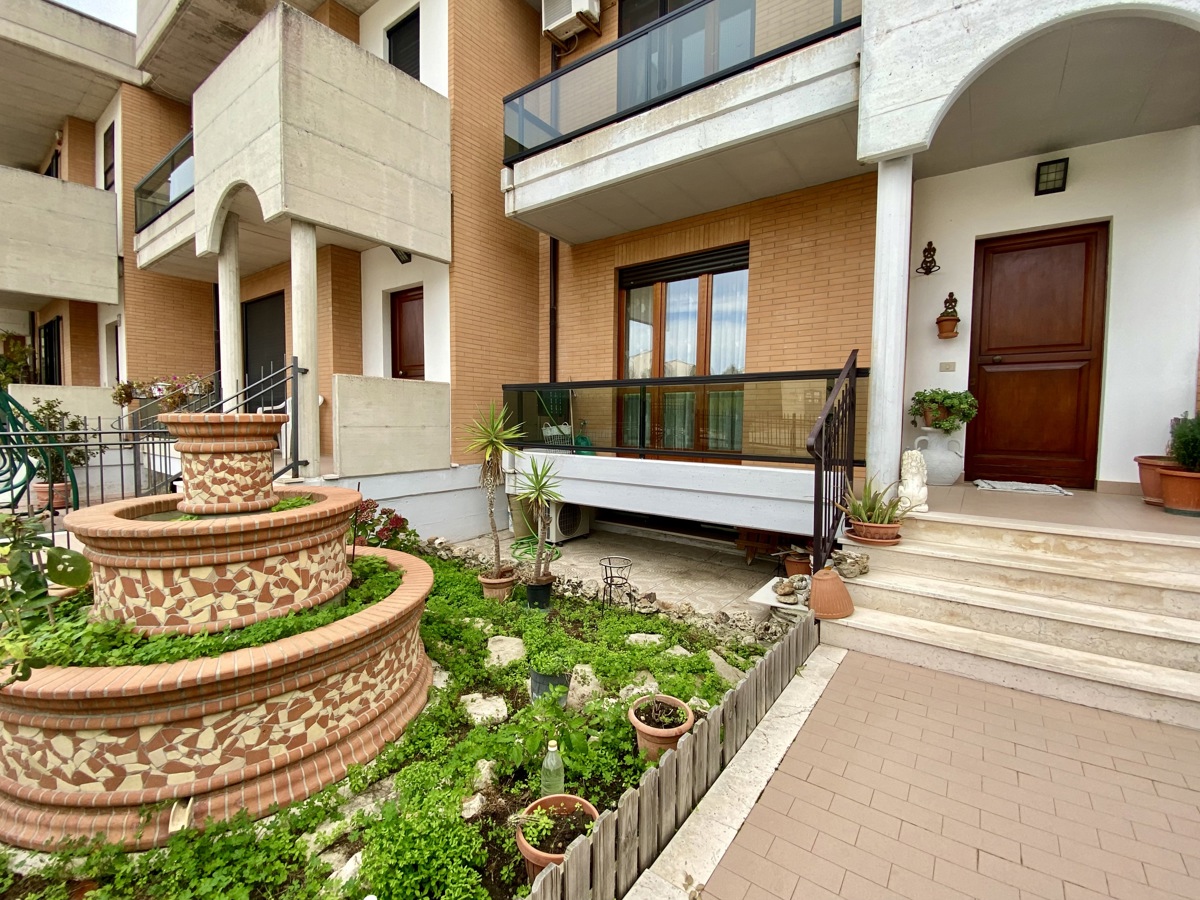 Villa a Schiera in vendita a Termoli, 5 locali, prezzo € 259.000 | PortaleAgenzieImmobiliari.it