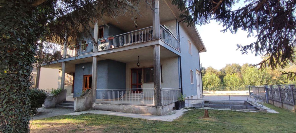 Appartamento in vendita a Landriano, 5 locali, prezzo € 380.000 | PortaleAgenzieImmobiliari.it