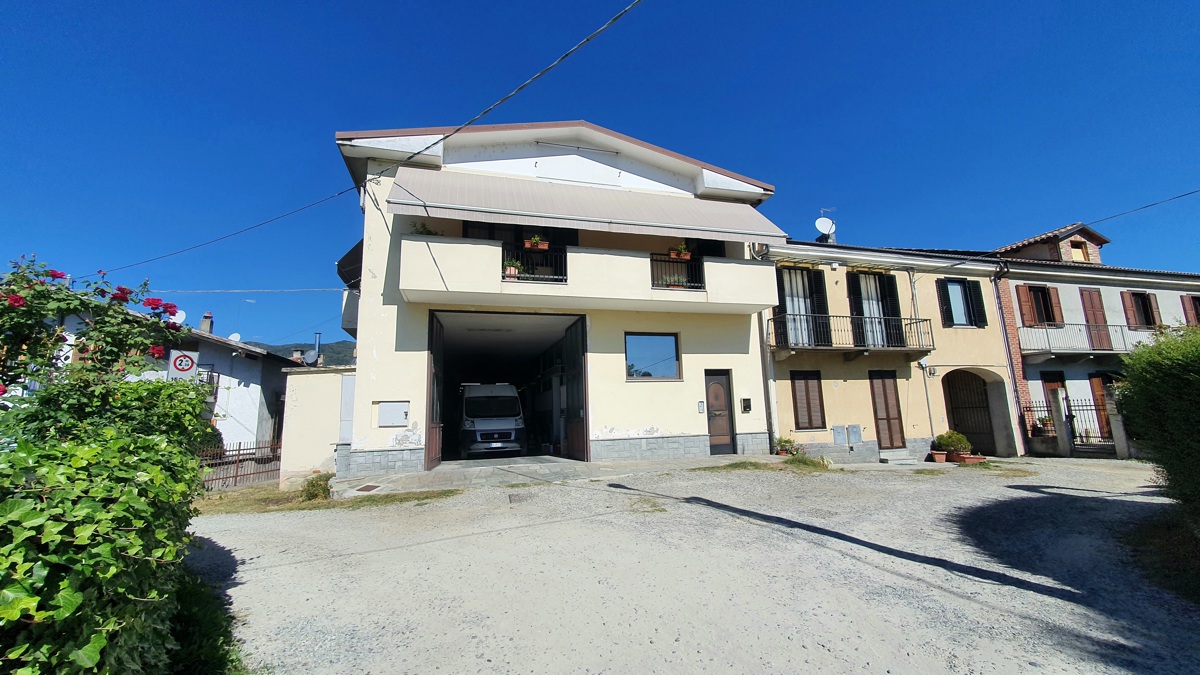Capannone in affitto a Pinerolo, 9999 locali, prezzo € 1.500 | PortaleAgenzieImmobiliari.it