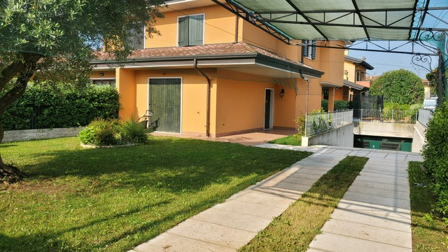 Villa in vendita a Valeggio sul Mincio, 5 locali, prezzo € 460.000 | PortaleAgenzieImmobiliari.it