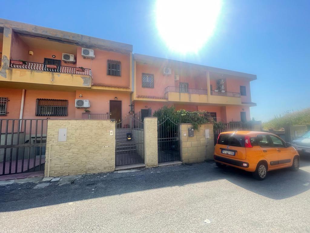 Villa a Schiera in vendita a Messina, 5 locali, zona Località: Contesse, prezzo € 155.000 | PortaleAgenzieImmobiliari.it