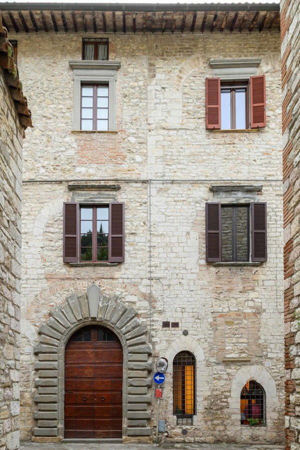 Appartamento in vendita a Gubbio, 8 locali, prezzo € 280.000 | PortaleAgenzieImmobiliari.it