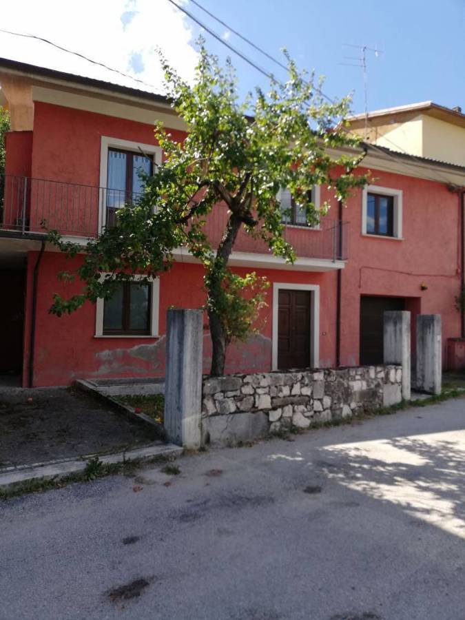 Appartamento in vendita a Tornimparte, 3 locali, prezzo € 70.000 | PortaleAgenzieImmobiliari.it