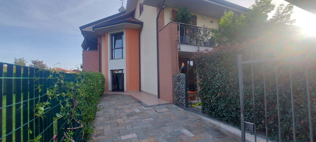 Appartamento in vendita a Casorezzo, 3 locali, prezzo € 173.000 | PortaleAgenzieImmobiliari.it