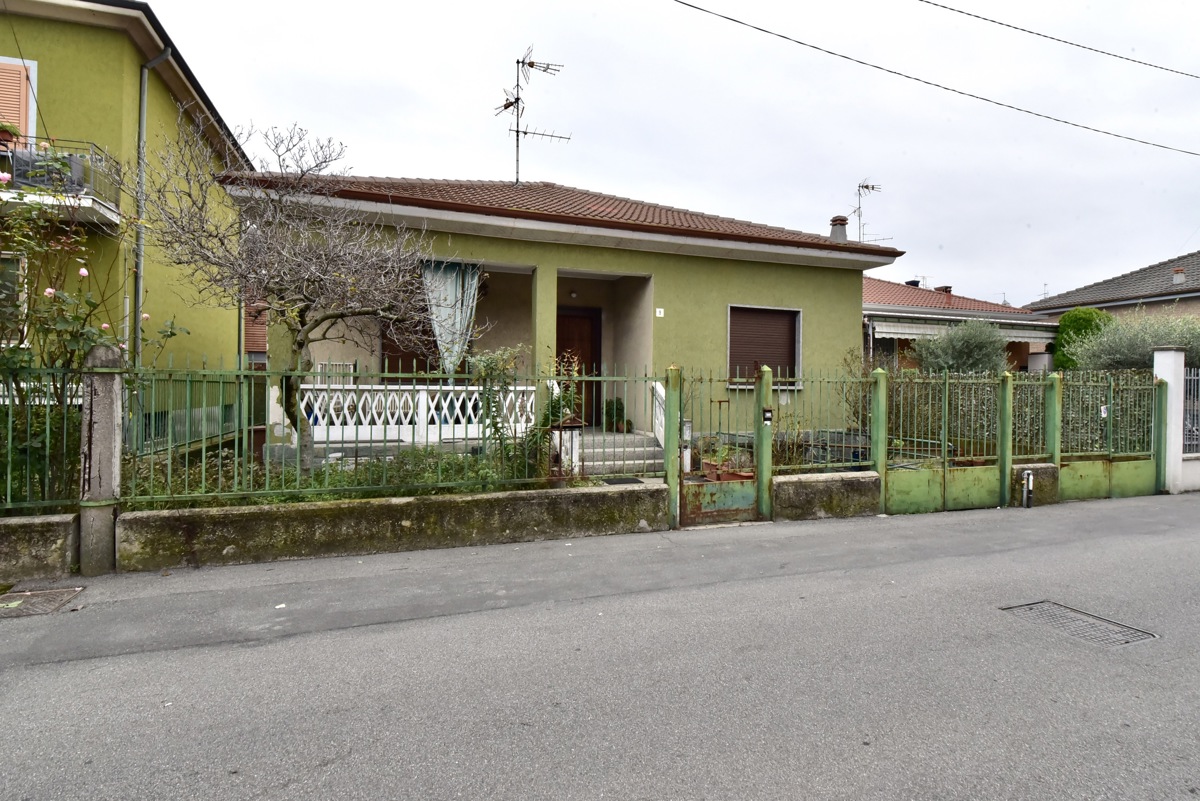 Villa in vendita a Paderno Dugnano, 4 locali, prezzo € 320.000 | PortaleAgenzieImmobiliari.it