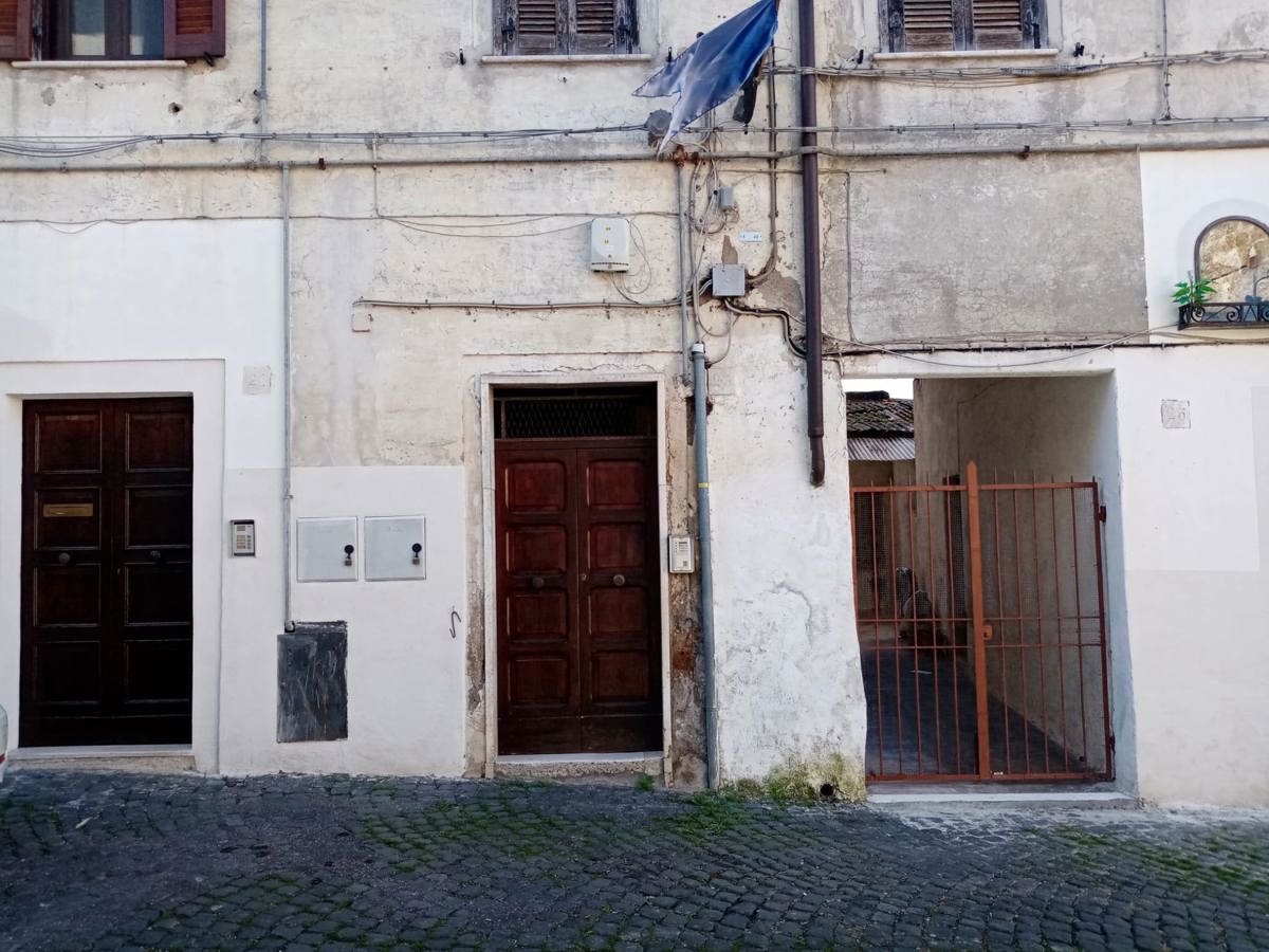 Appartamento in vendita a Civita Castellana, 4 locali, prezzo € 64.000 | PortaleAgenzieImmobiliari.it