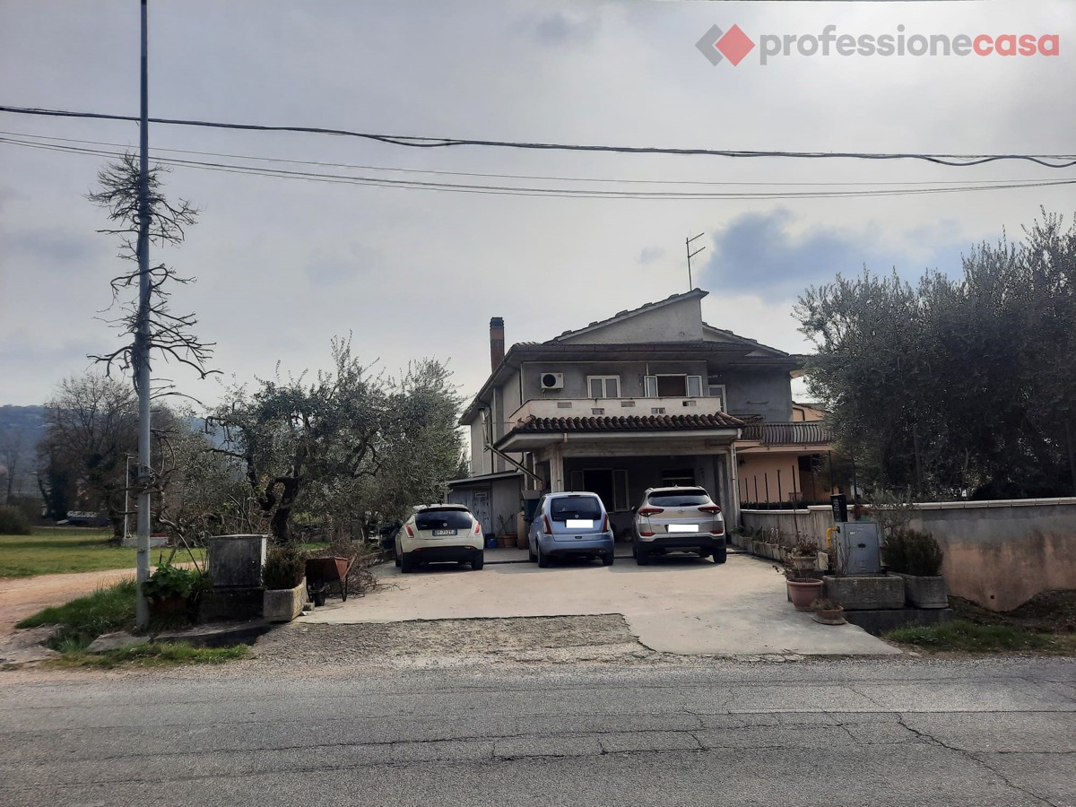 Villa Bifamiliare in vendita a Veroli, 5 locali, prezzo € 167.000 | PortaleAgenzieImmobiliari.it