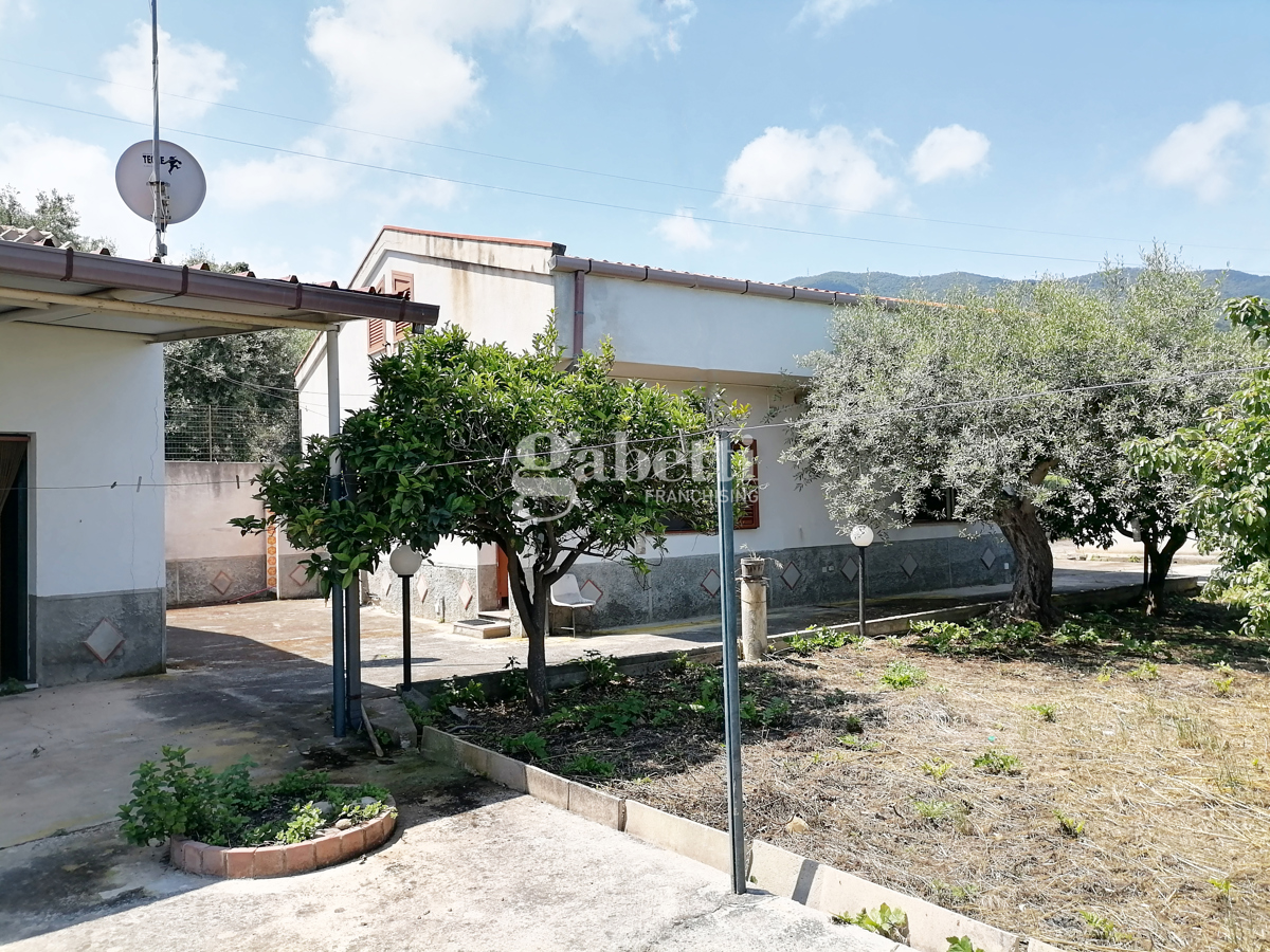 Villa in vendita a Tusa, 6 locali, prezzo € 170.000 | PortaleAgenzieImmobiliari.it