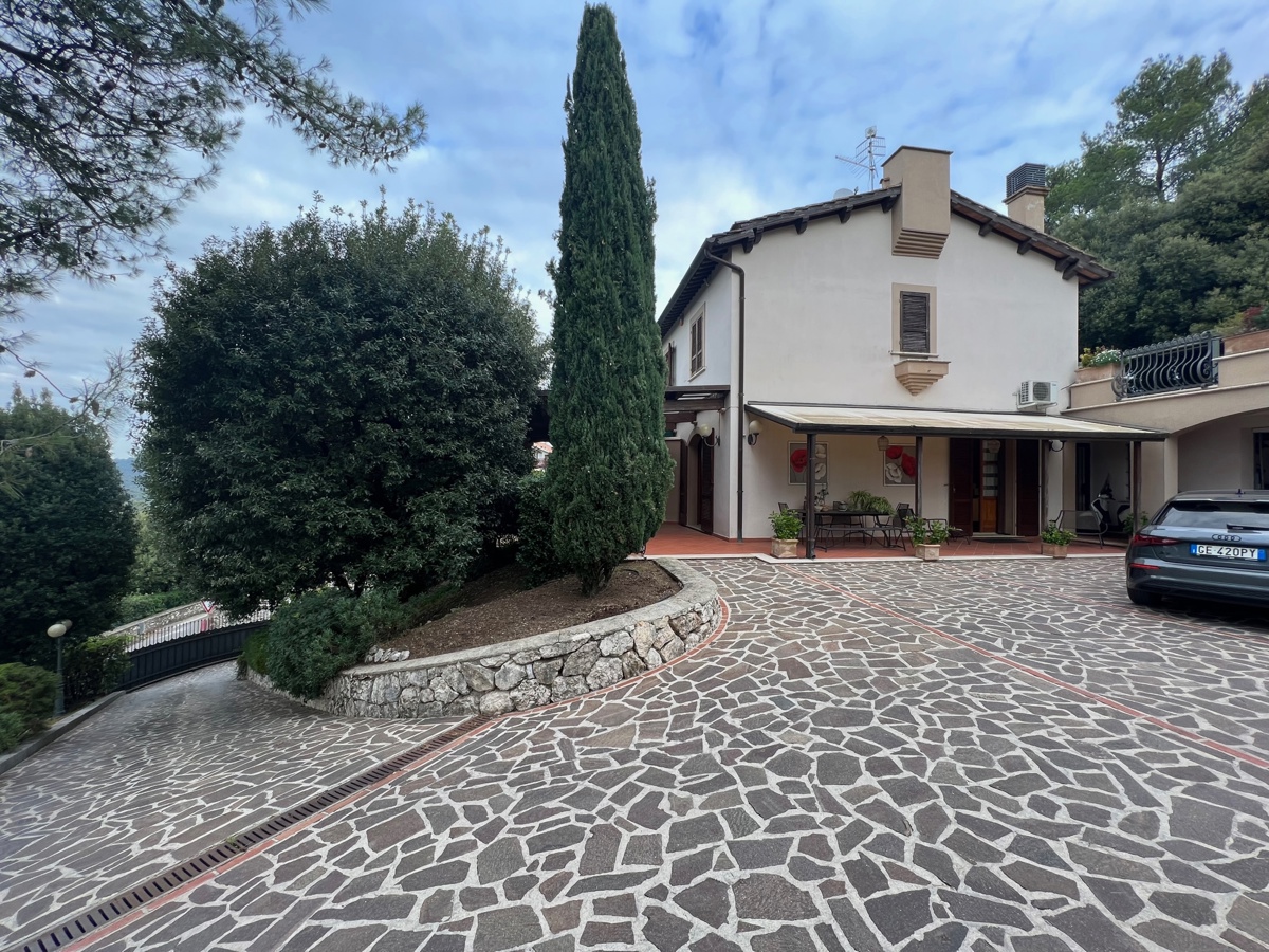 Villa in vendita a Narni, 7 locali, Trattative riservate | PortaleAgenzieImmobiliari.it