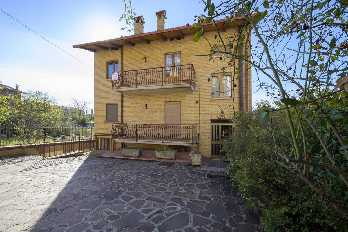 Appartamento in vendita a Gubbio, 4 locali, prezzo € 85.000 | PortaleAgenzieImmobiliari.it