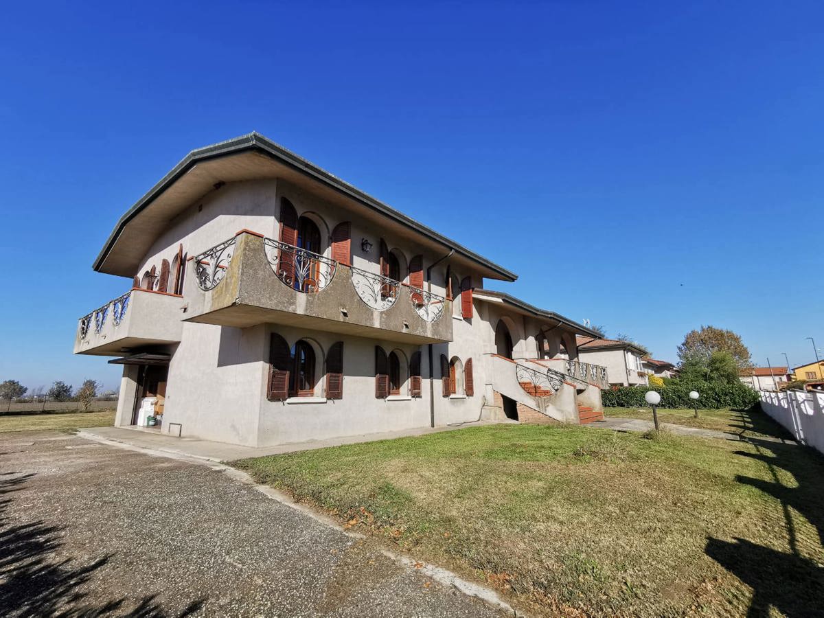 Villa in vendita a Castelnovo Bariano, 7 locali, prezzo € 233.000 | PortaleAgenzieImmobiliari.it