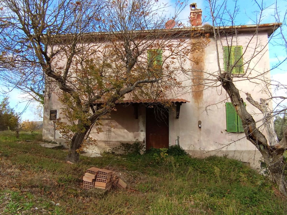 Villa Bifamiliare in vendita a Spoleto, 3 locali, prezzo € 65.000 | PortaleAgenzieImmobiliari.it