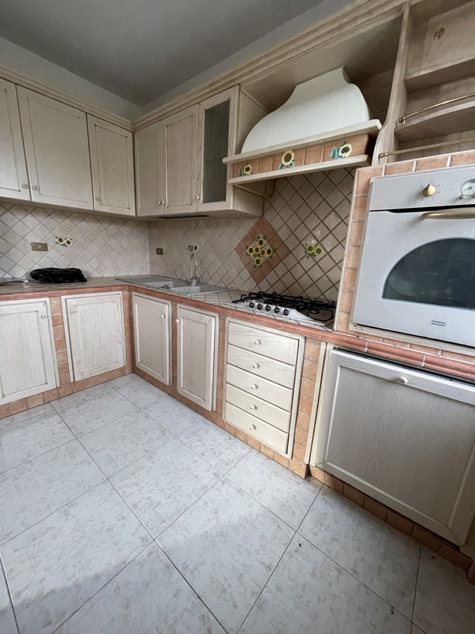 Appartamento in vendita a Minturno, 5 locali, prezzo € 120.000 | PortaleAgenzieImmobiliari.it