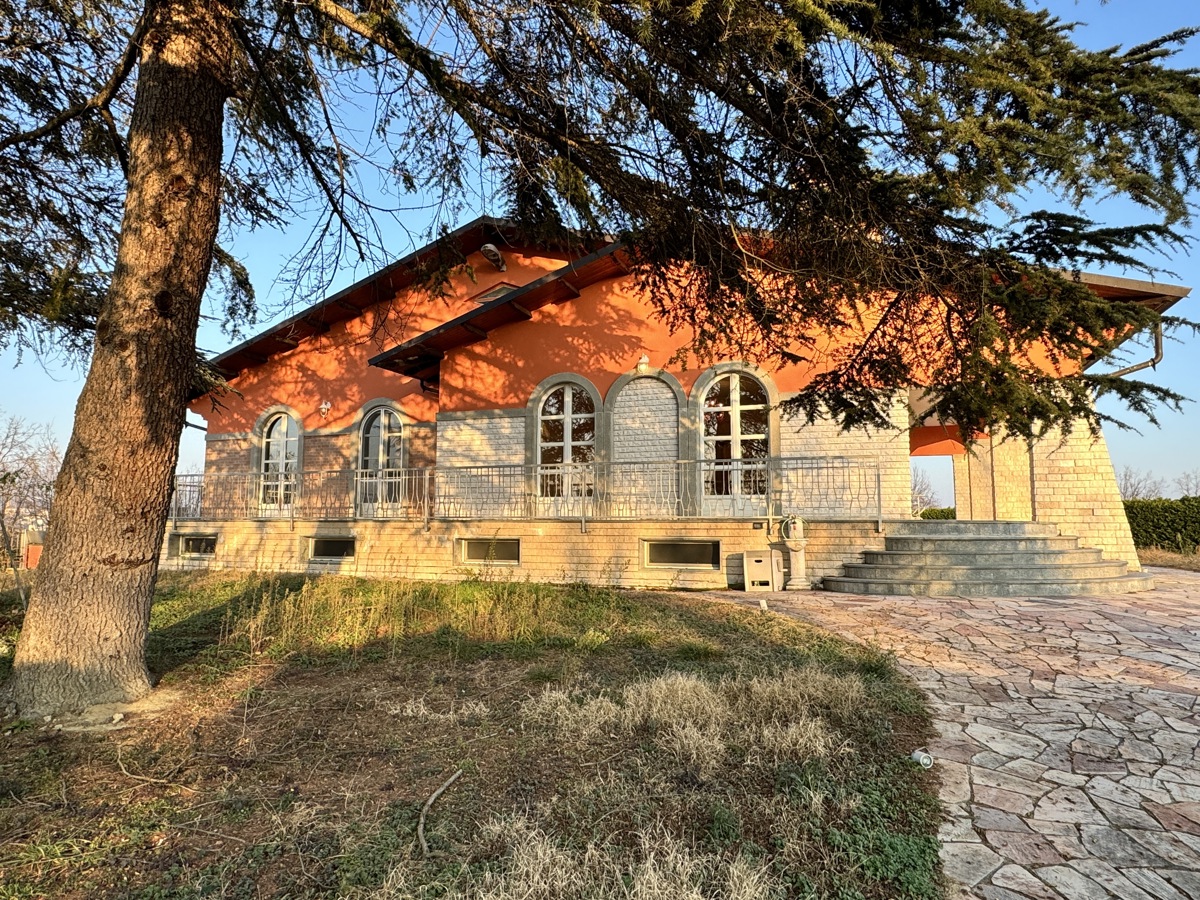 Villa in vendita a Castelnuovo Don Bosco, 9 locali, prezzo € 375.000 | PortaleAgenzieImmobiliari.it