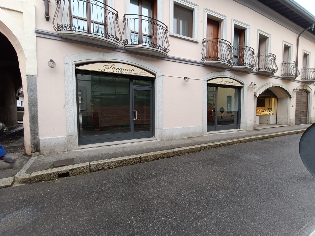 Negozio / Locale in affitto a Lonate Pozzolo, 9999 locali, prezzo € 850 | PortaleAgenzieImmobiliari.it