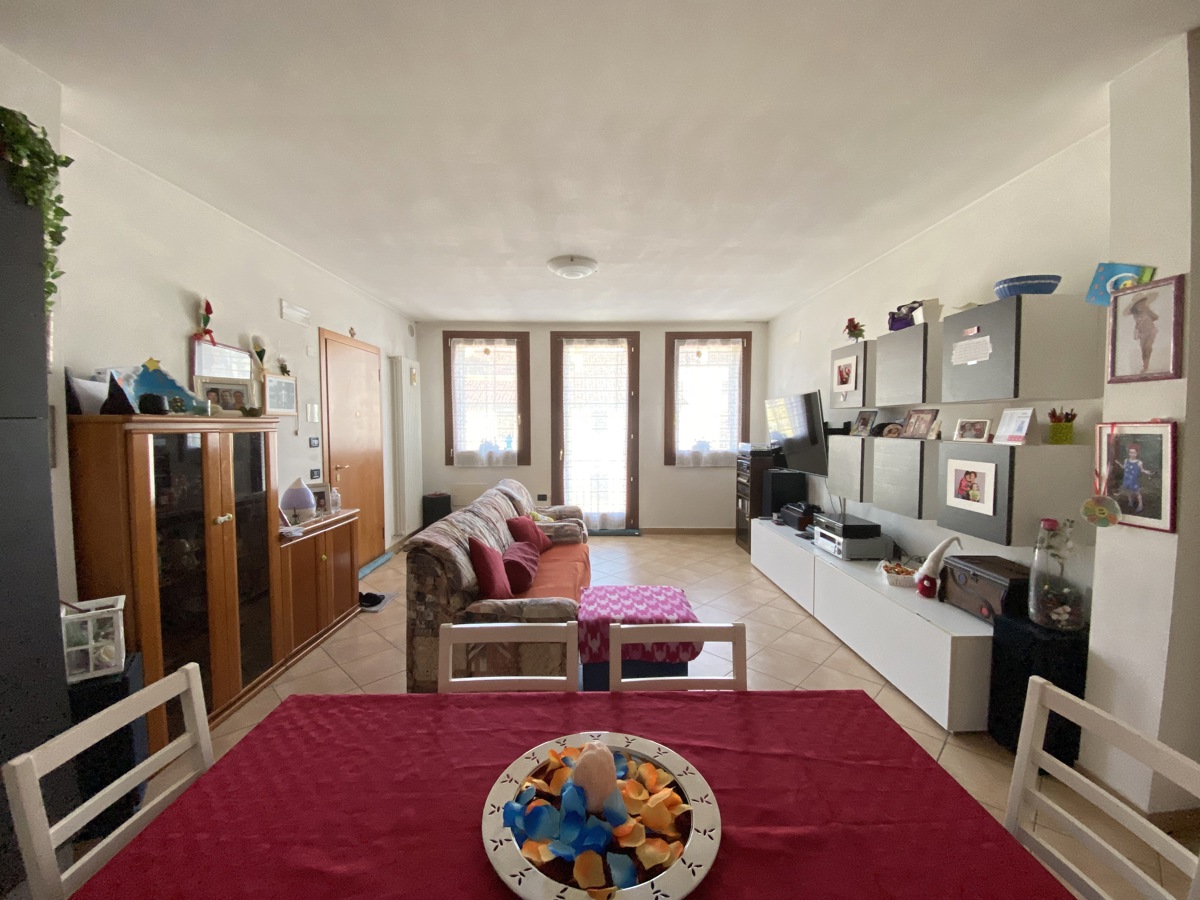 Appartamento in vendita a Pojana Maggiore, 3 locali, prezzo € 97.000 | PortaleAgenzieImmobiliari.it