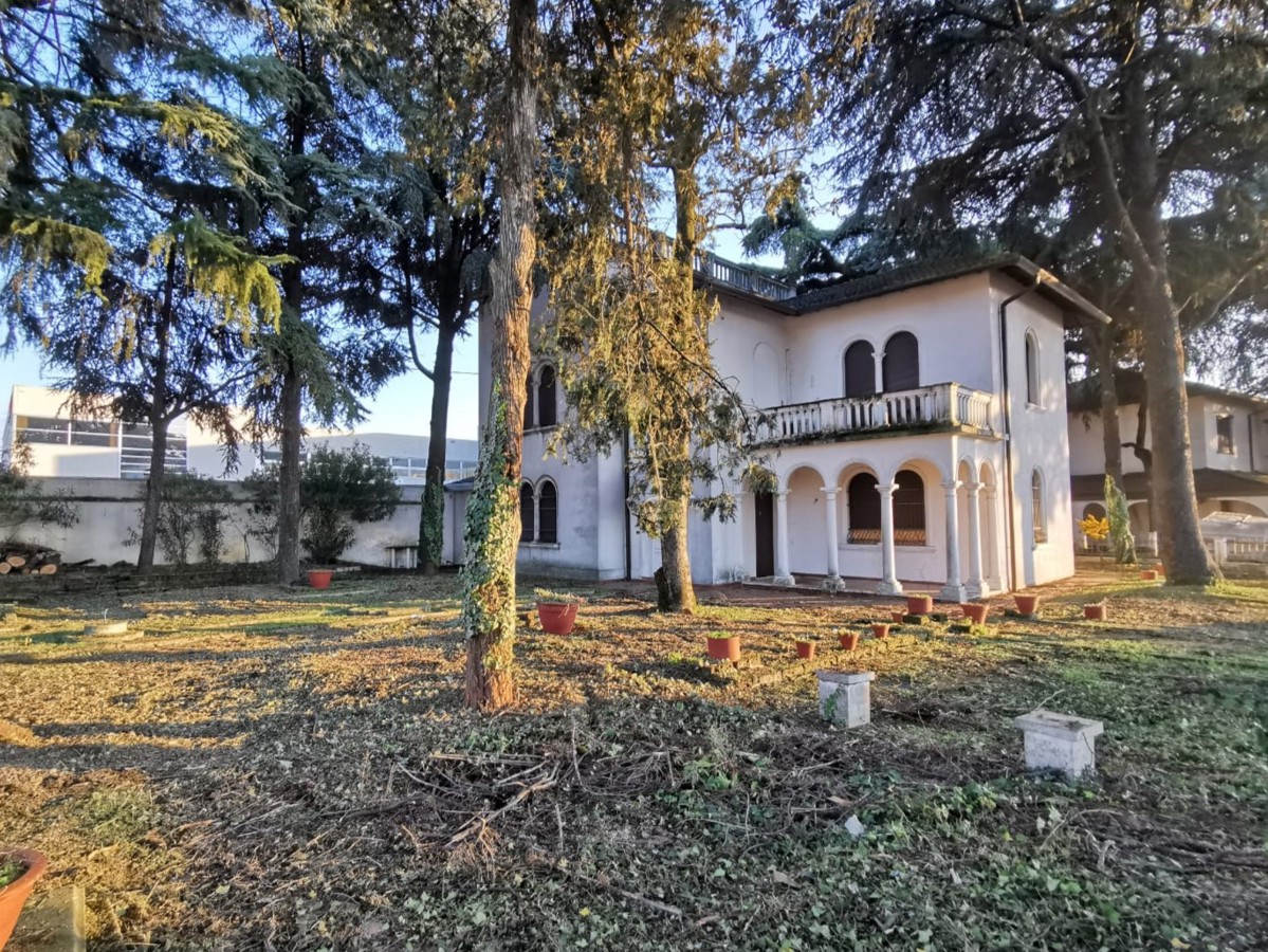 Villa in vendita a Cerea, 58 locali, prezzo € 500.000 | PortaleAgenzieImmobiliari.it