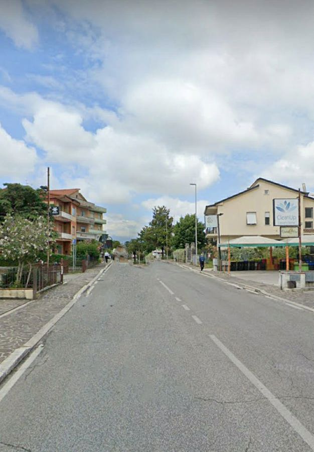 Negozio / Locale in affitto a Frosinone, 9999 locali, prezzo € 3.950 | PortaleAgenzieImmobiliari.it