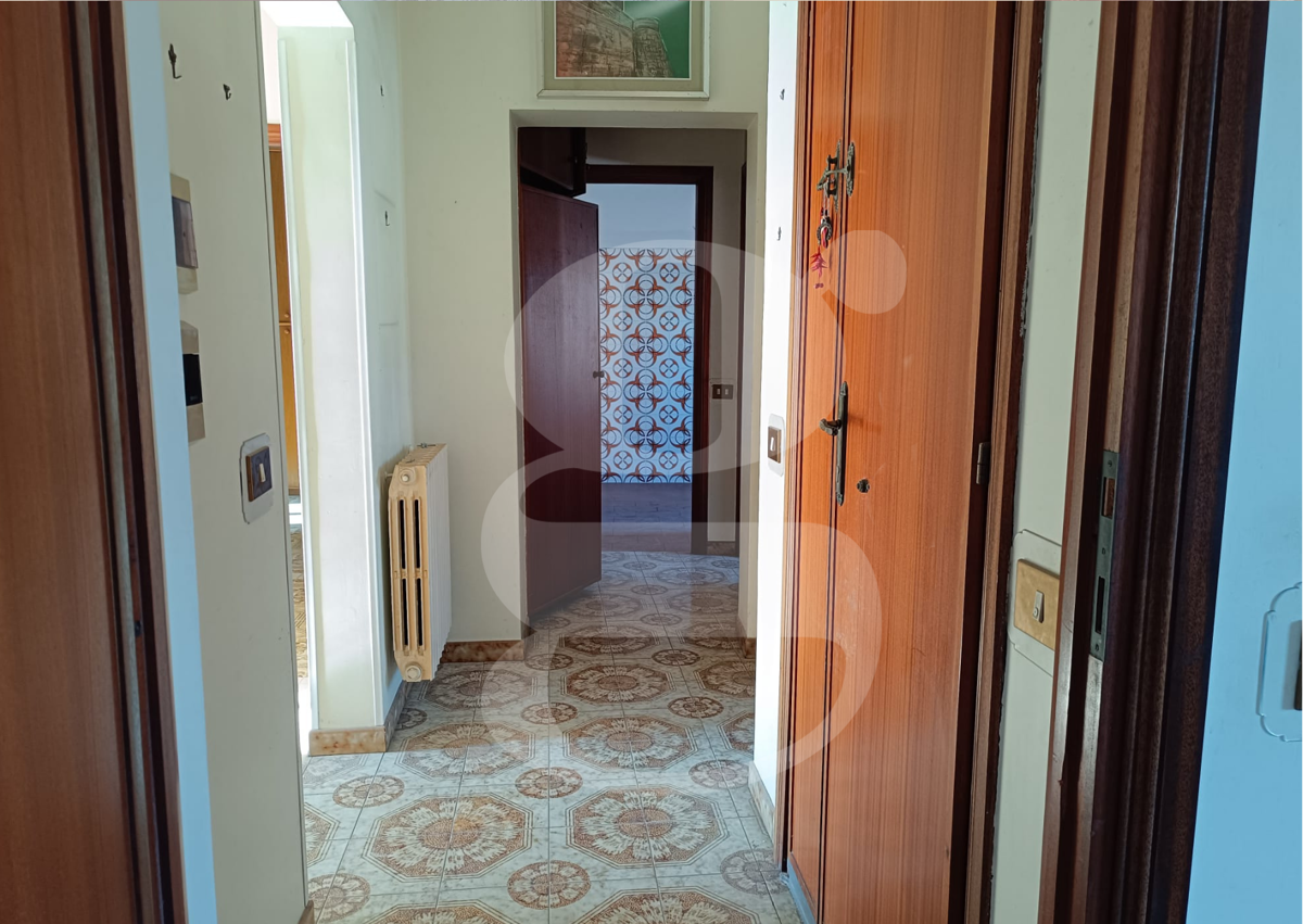 Appartamento in vendita a Nettuno, 5 locali, zona uno centro, prezzo € 118.000 | PortaleAgenzieImmobiliari.it