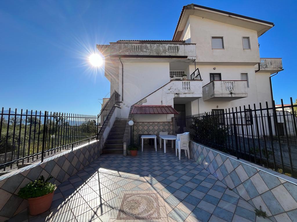 Villa Tri-Quadrifamiliare in vendita a Scalea