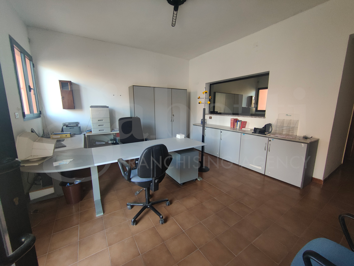 Ufficio / Studio in vendita a Uta, 5 locali, prezzo € 90.000 | PortaleAgenzieImmobiliari.it