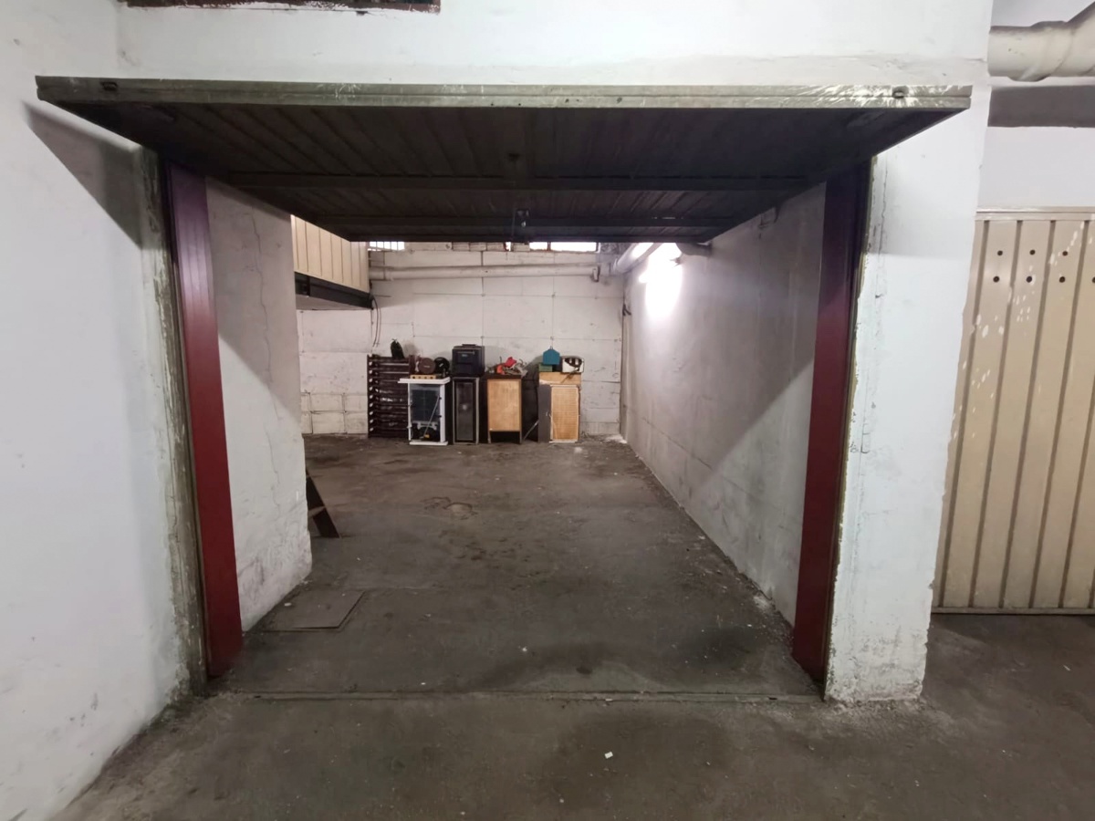 Box / Garage in Vendita a Portici