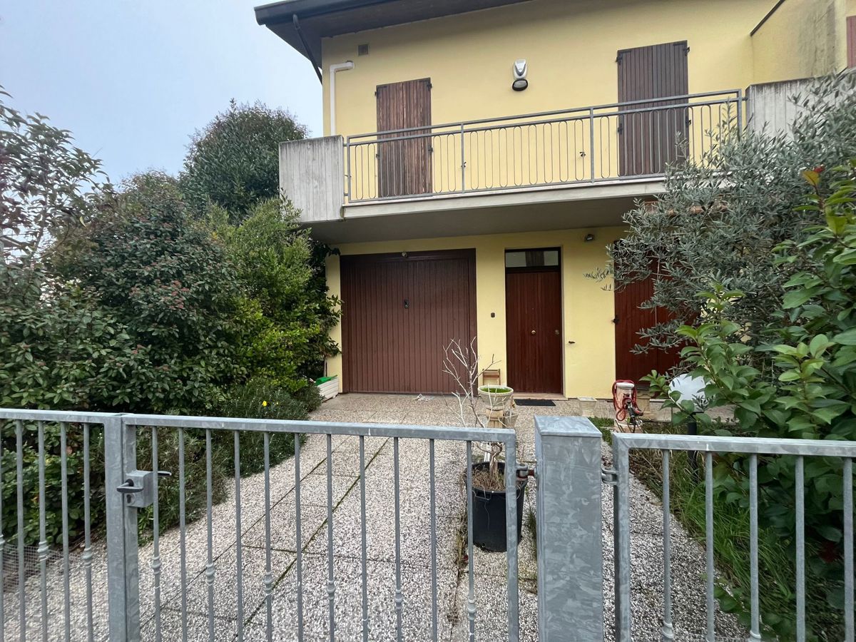Villa a Schiera in vendita a Ravenna, 6 locali, prezzo € 225.000 | PortaleAgenzieImmobiliari.it