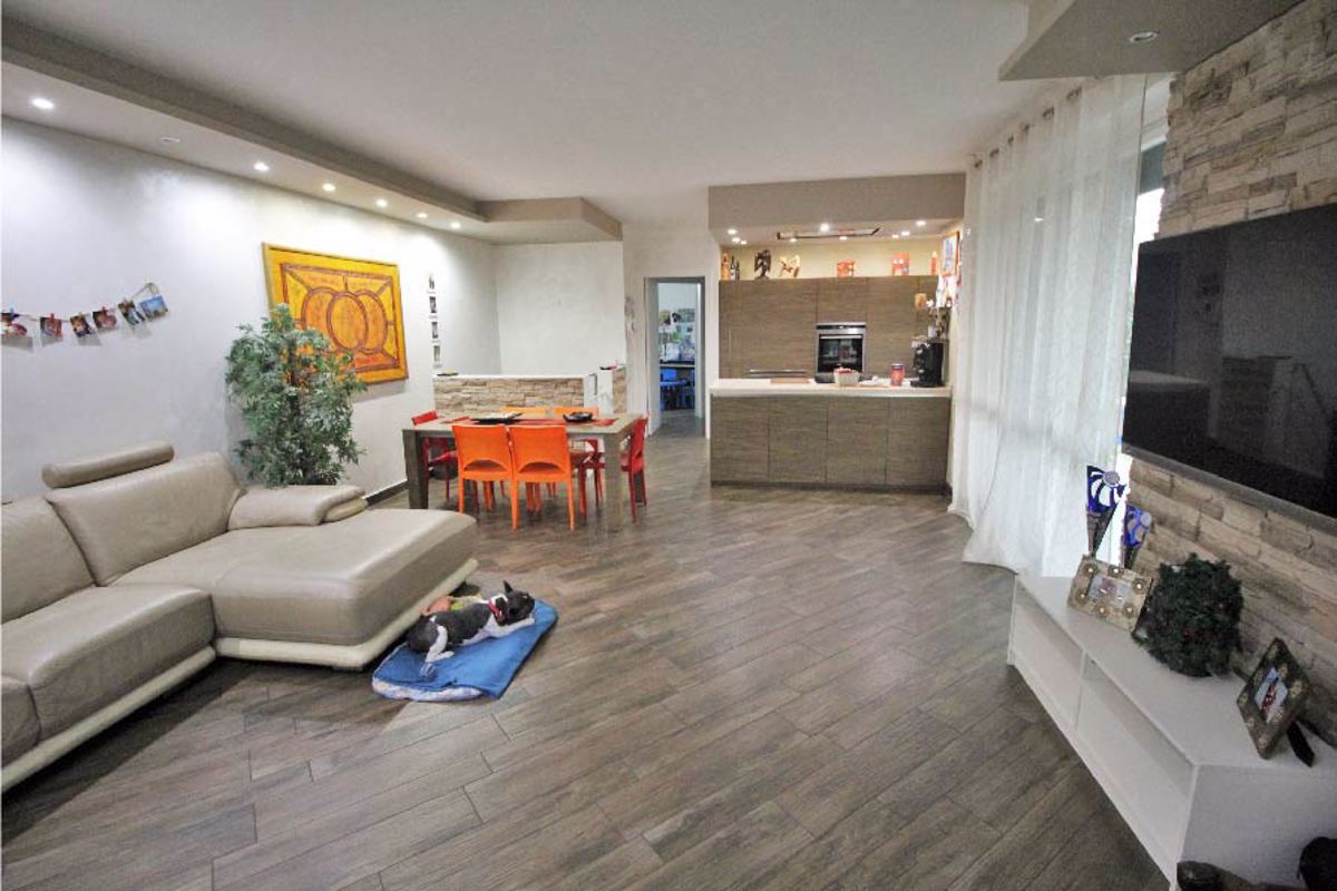 Duplex in vendita a Busto Garolfo, 4 locali, prezzo € 249.000 | PortaleAgenzieImmobiliari.it