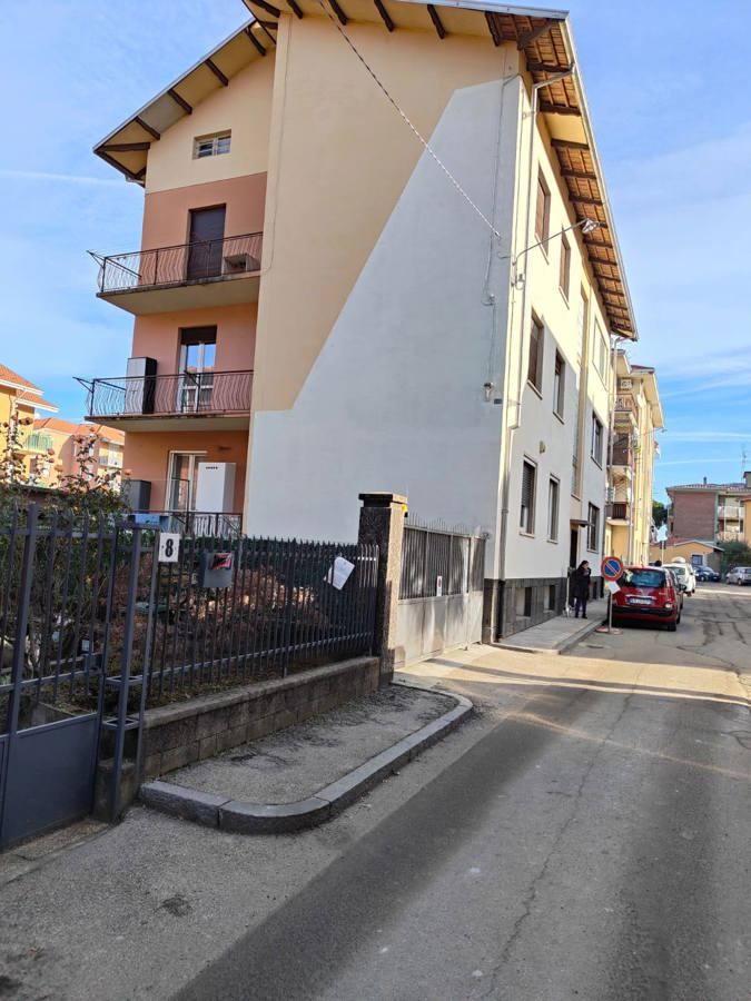 Appartamento in vendita a Biella, 4 locali, prezzo € 38.000 | PortaleAgenzieImmobiliari.it