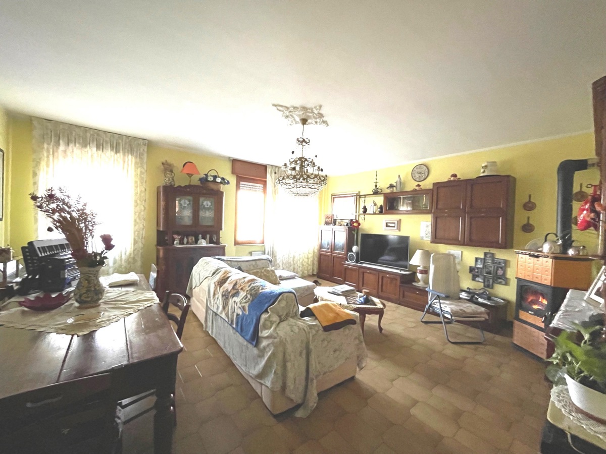 Villa a Schiera in vendita a Fiorenzuola d'Arda, 6 locali, prezzo € 220.000 | PortaleAgenzieImmobiliari.it
