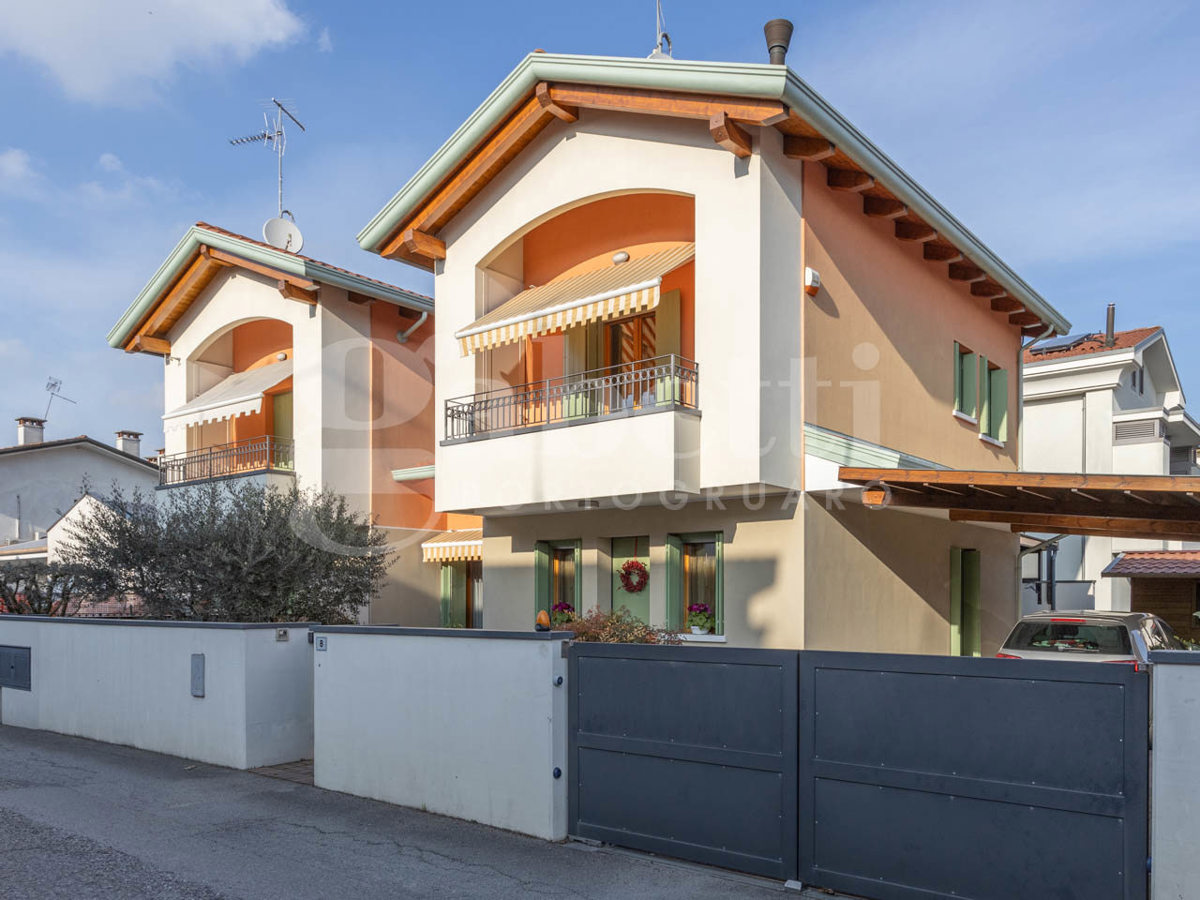 Villa Tri-Quadrifamiliare in vendita a Portogruaro, 3 locali, prezzo € 275.000 | PortaleAgenzieImmobiliari.it