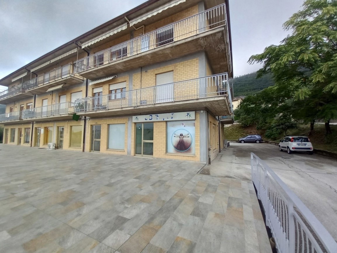 Negozio / Locale in vendita a Gubbio, 1 locali, prezzo € 35.000 | PortaleAgenzieImmobiliari.it