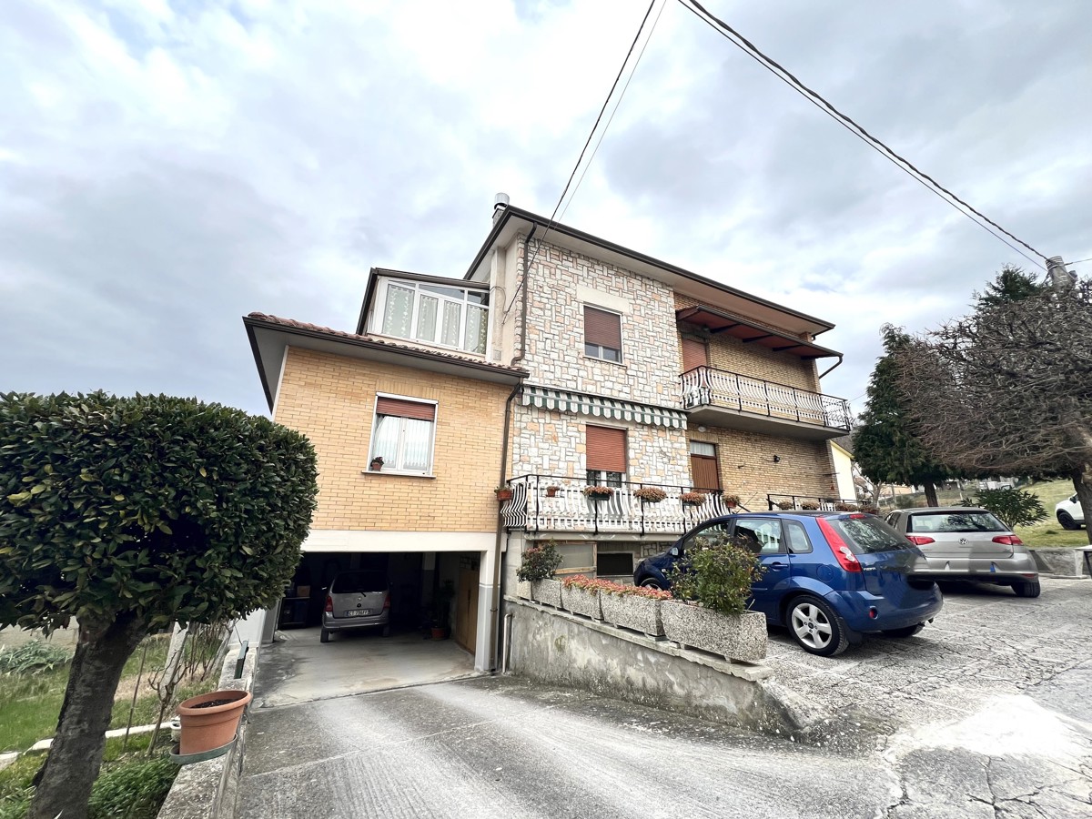 Appartamento in vendita a Gubbio, 3 locali, prezzo € 48.000 | PortaleAgenzieImmobiliari.it