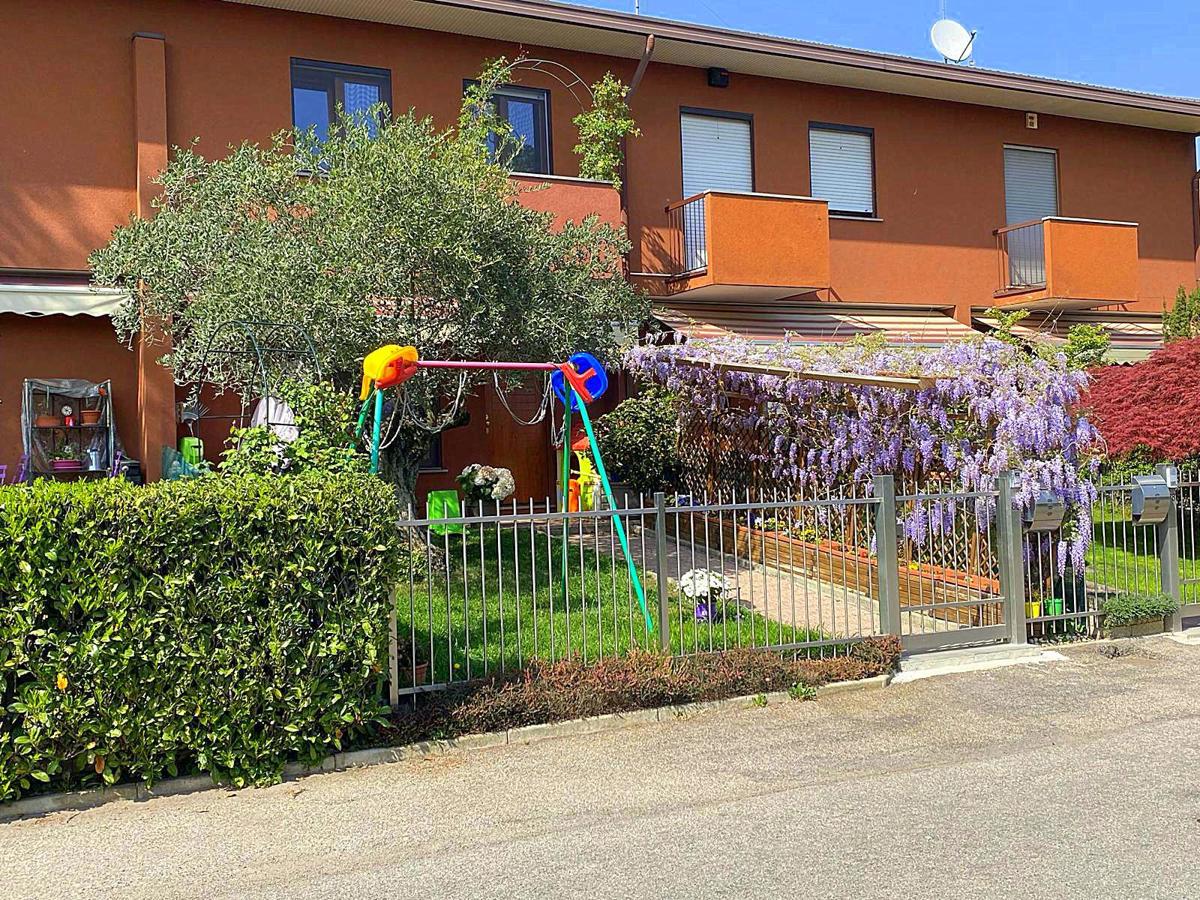 Villa a Schiera in vendita a Inveruno, 4 locali, prezzo € 260.000 | PortaleAgenzieImmobiliari.it