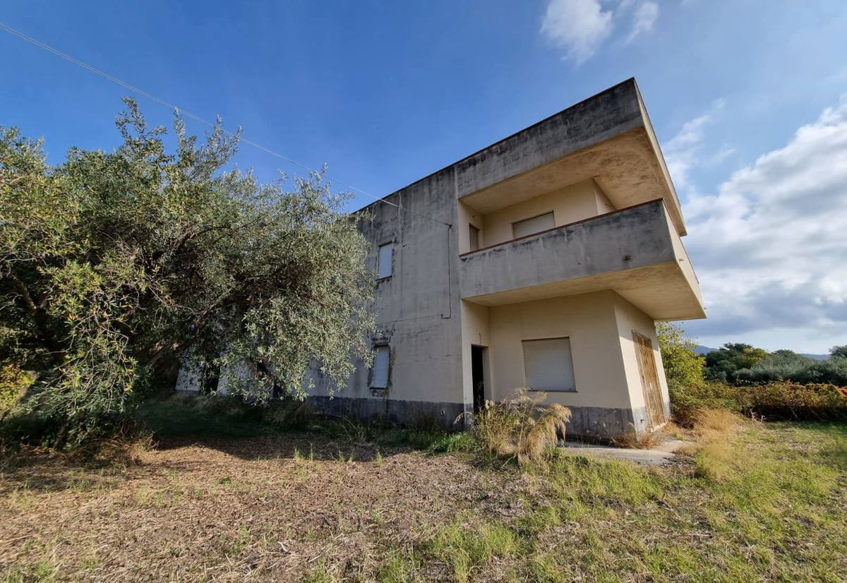 Villa Bifamiliare in vendita a Motta Camastra, 16 locali, prezzo € 170.000 | PortaleAgenzieImmobiliari.it