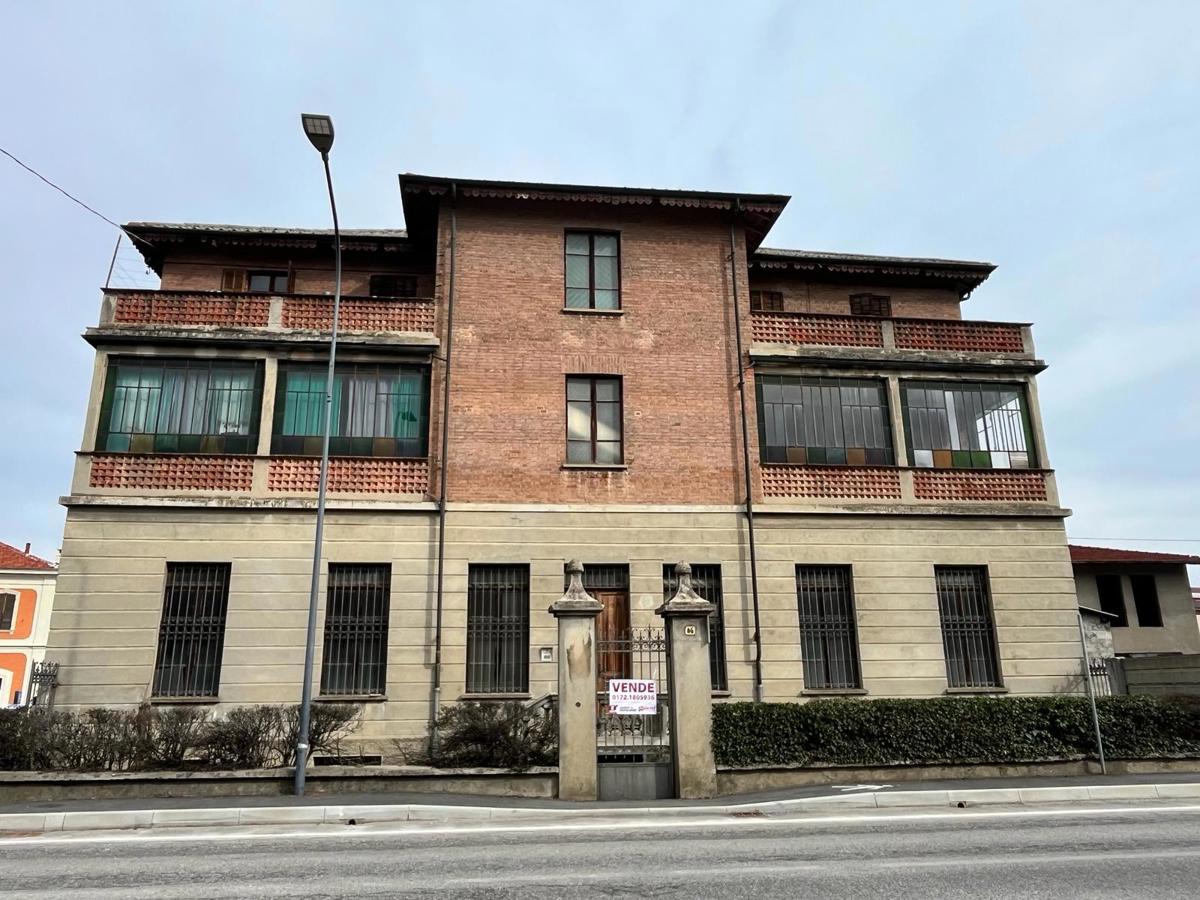 Palazzo / Stabile in vendita a Dronero, 9999 locali, prezzo € 420.000 | PortaleAgenzieImmobiliari.it