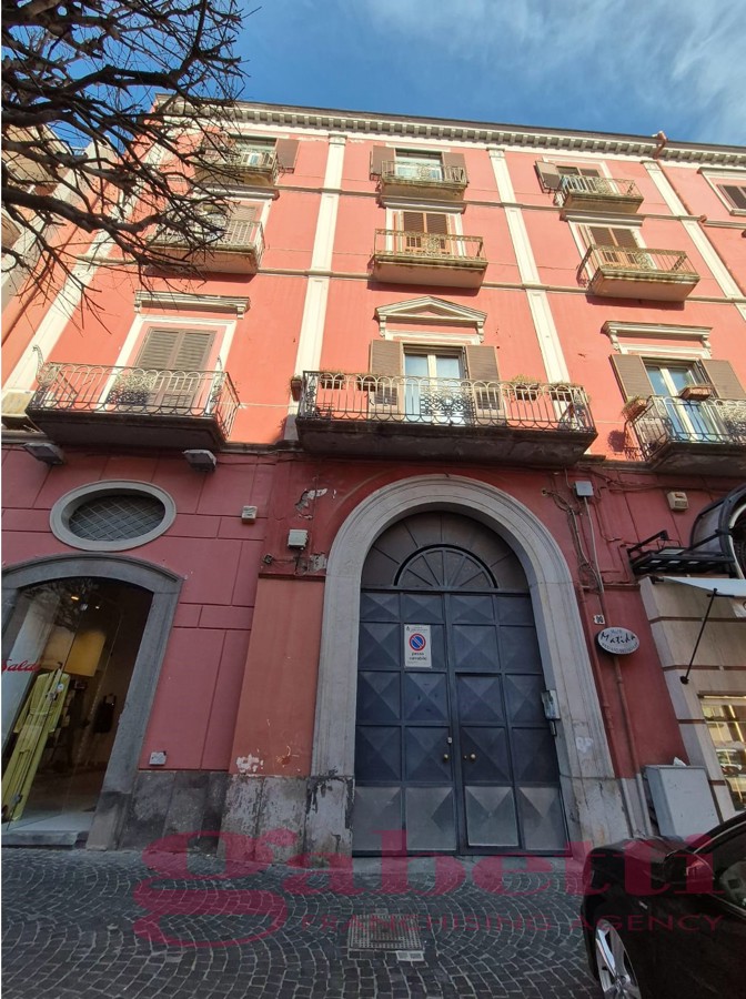 Appartamento in vendita a Torre Annunziata, 6 locali, prezzo € 450.000 | PortaleAgenzieImmobiliari.it
