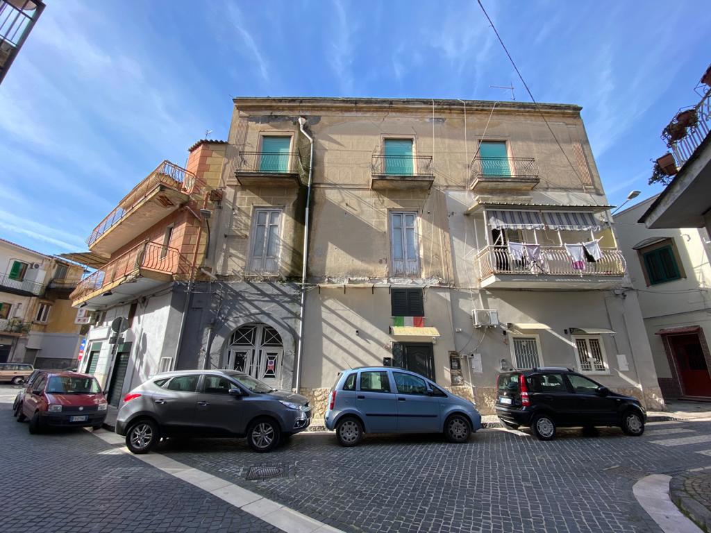 Appartamento in vendita a Brusciano, 4 locali, prezzo € 80.000 | PortaleAgenzieImmobiliari.it