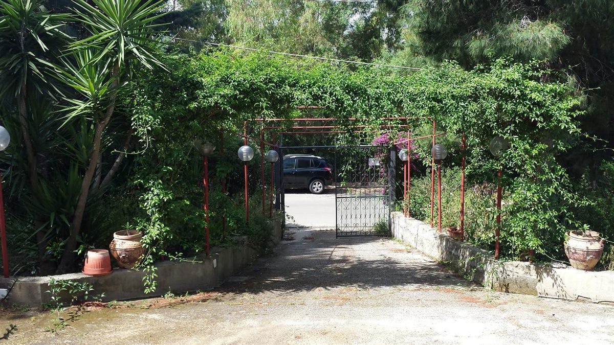Villa in vendita a Ventimiglia di Sicilia, 6 locali, prezzo € 117.000 | PortaleAgenzieImmobiliari.it