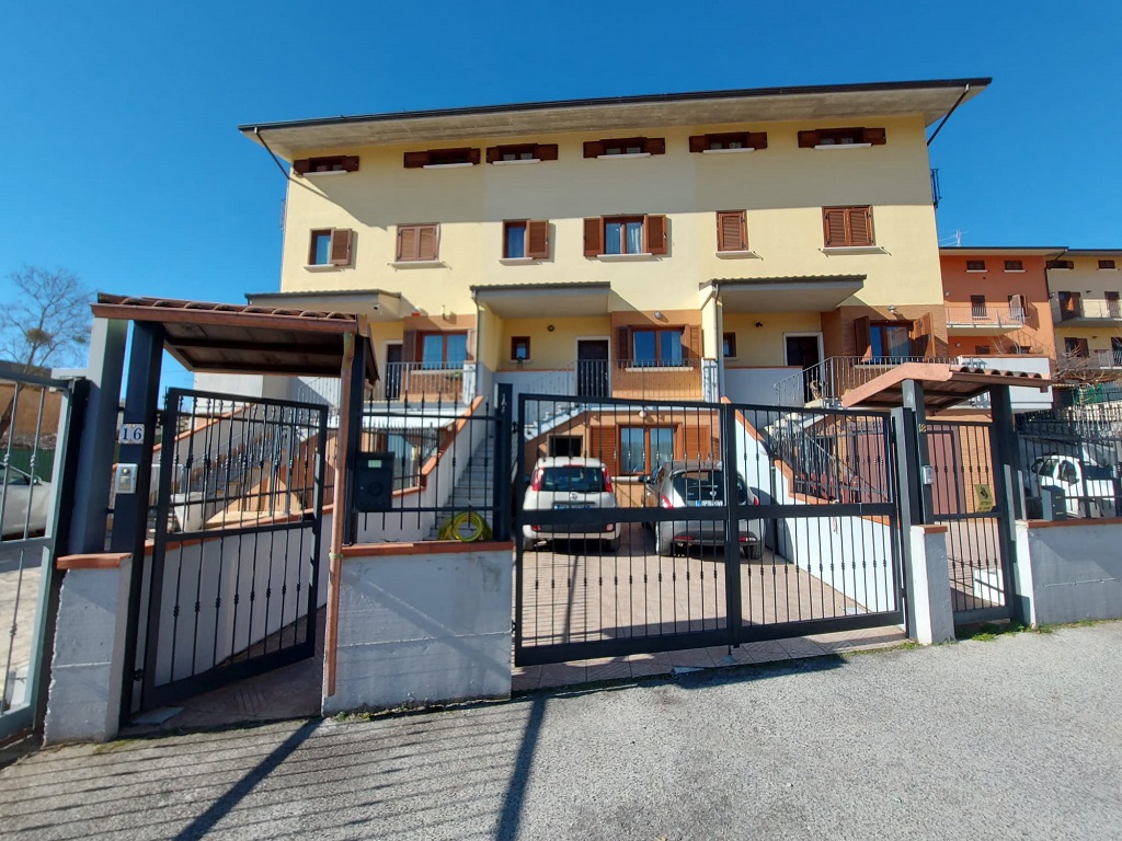 Villa a Schiera in vendita a L'Aquila, 5 locali, prezzo € 195.000 | PortaleAgenzieImmobiliari.it