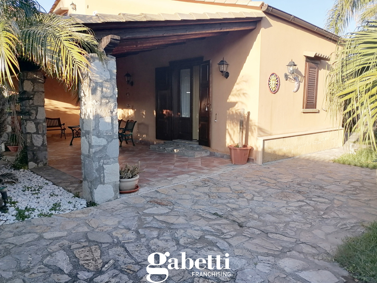 Villa in vendita a Campofelice di Roccella, 6 locali, prezzo € 330.000 | PortaleAgenzieImmobiliari.it