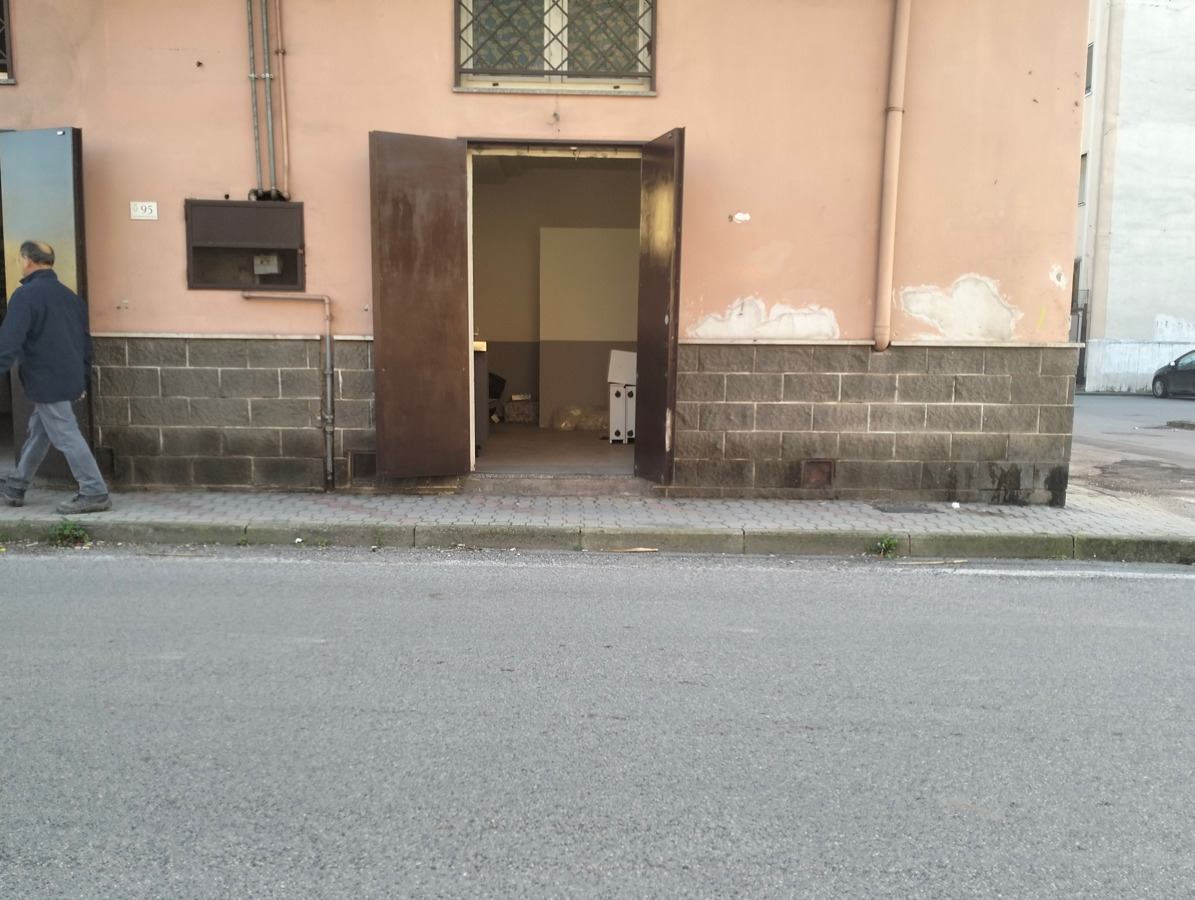 Magazzino in affitto a Angri, 9999 locali, prezzo € 300 | PortaleAgenzieImmobiliari.it