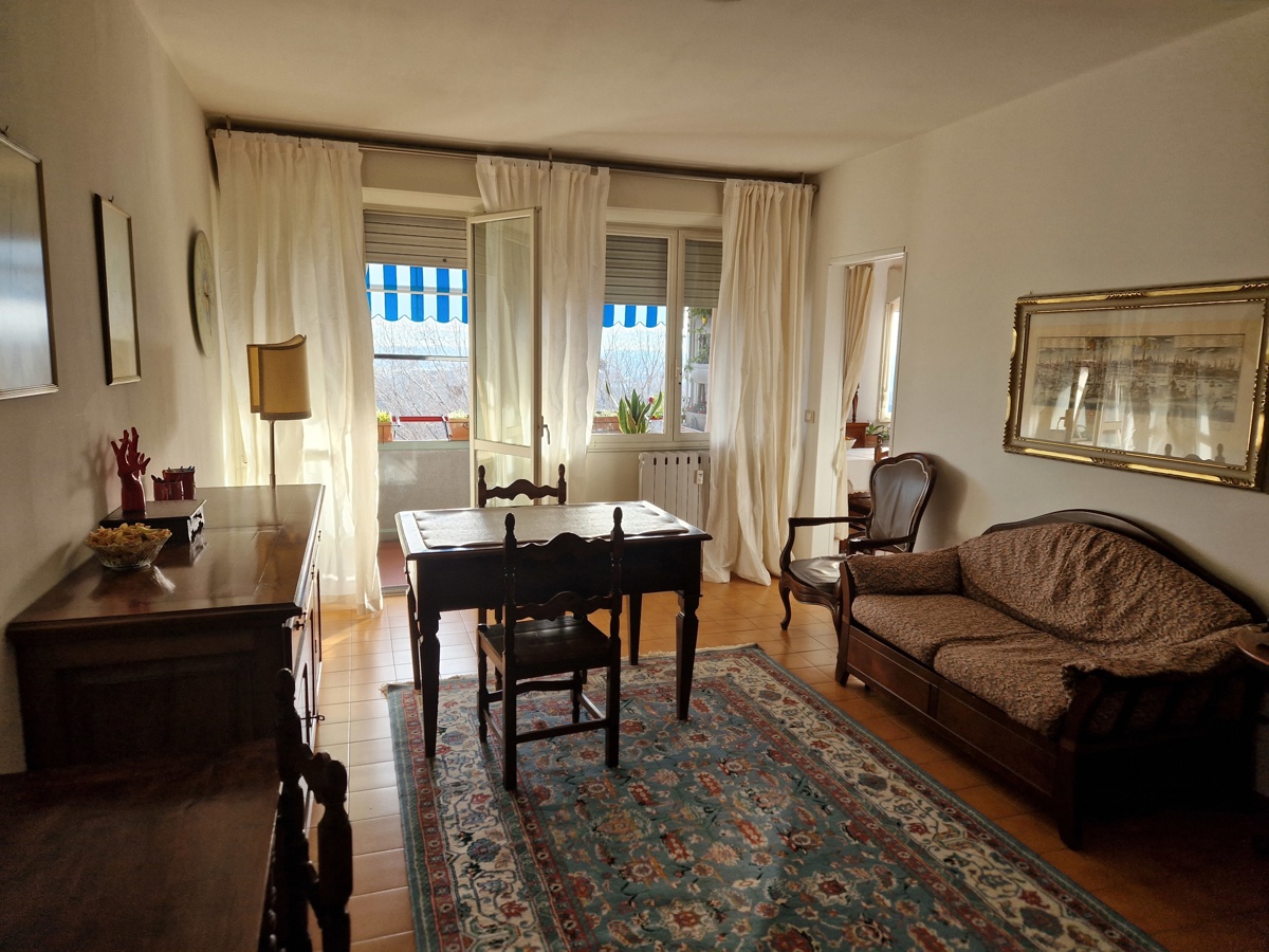 Appartamento in vendita a Moncalieri, 5 locali, prezzo € 110.000 | PortaleAgenzieImmobiliari.it