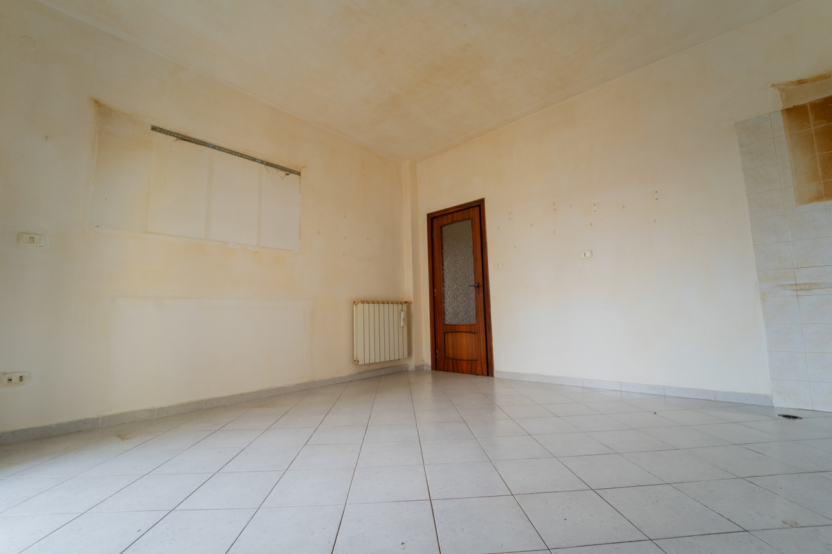 Appartamento in vendita a Giugliano in Campania, 4 locali, prezzo € 135.000 | PortaleAgenzieImmobiliari.it