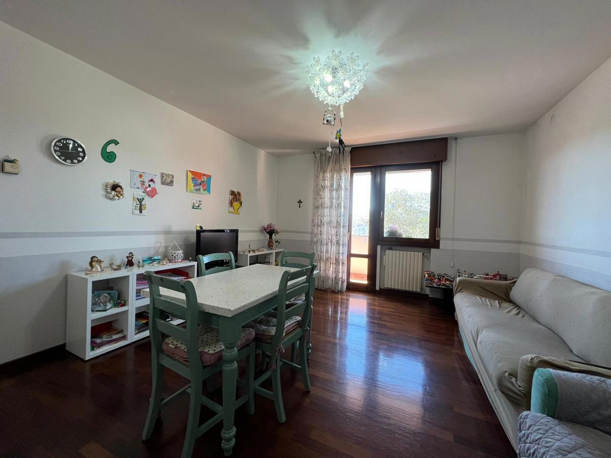 Duplex in vendita a Montegrotto Terme, 5 locali, prezzo € 160.000 | PortaleAgenzieImmobiliari.it