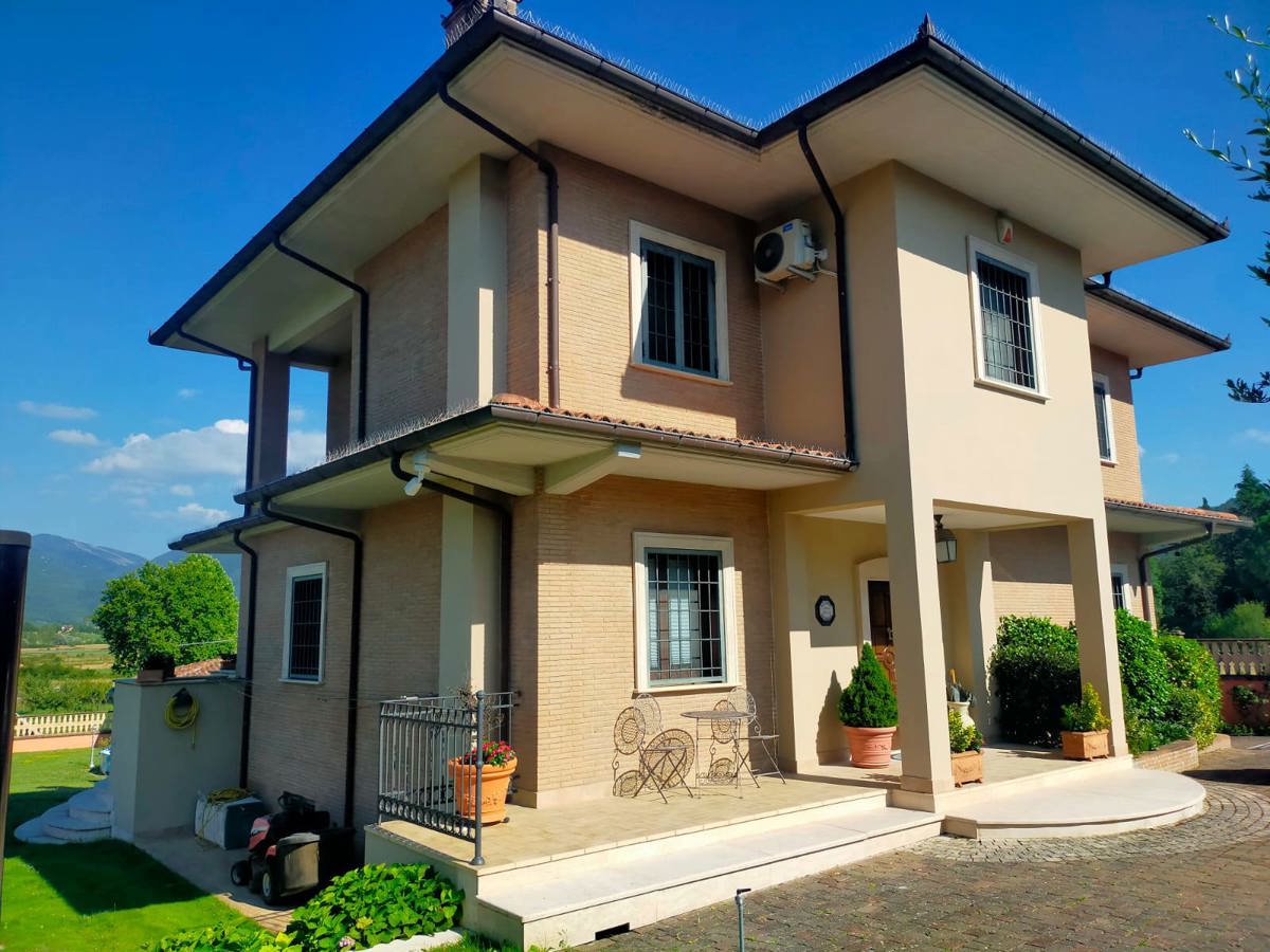 Villa in vendita a Oricola, 10 locali, prezzo € 999.999 | PortaleAgenzieImmobiliari.it