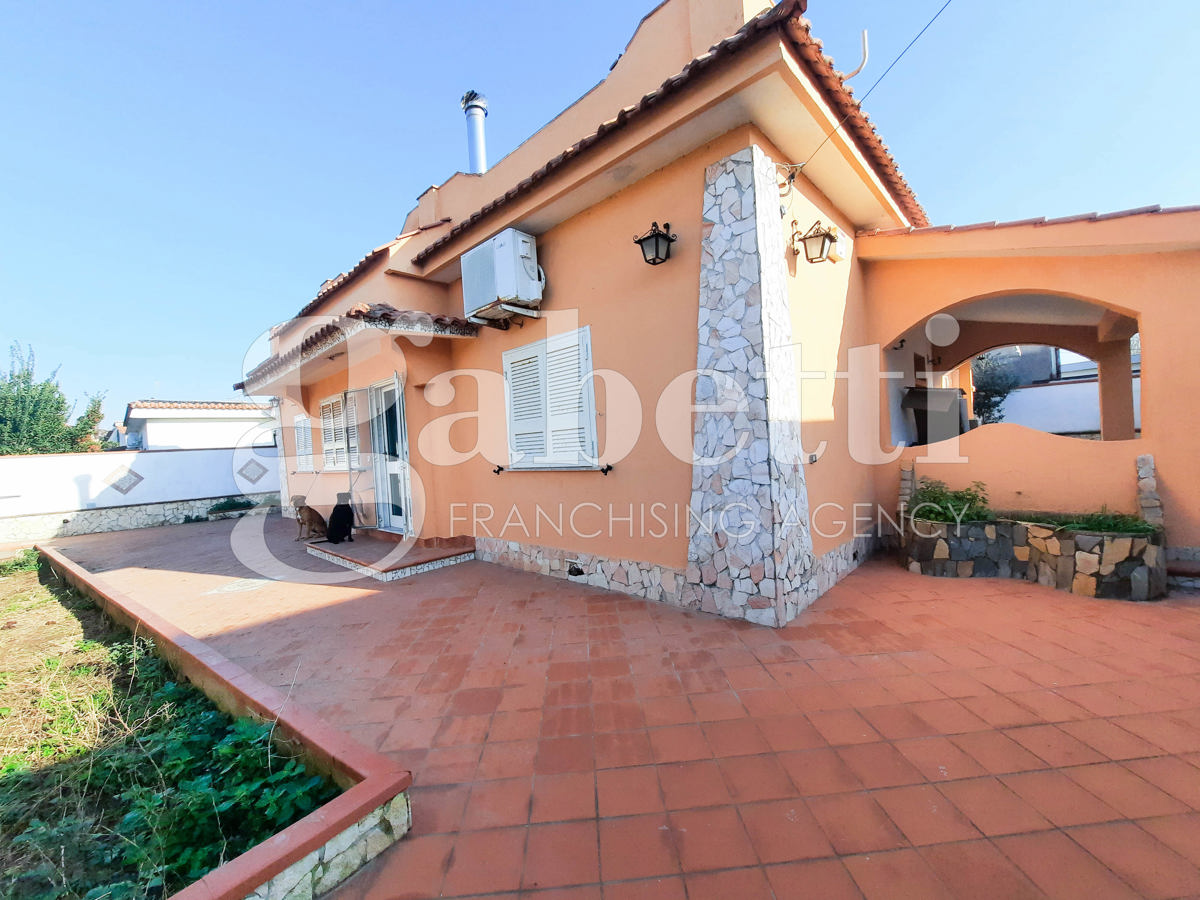 Villa in vendita a Castel Volturno, 4 locali, prezzo € 196.000 | PortaleAgenzieImmobiliari.it