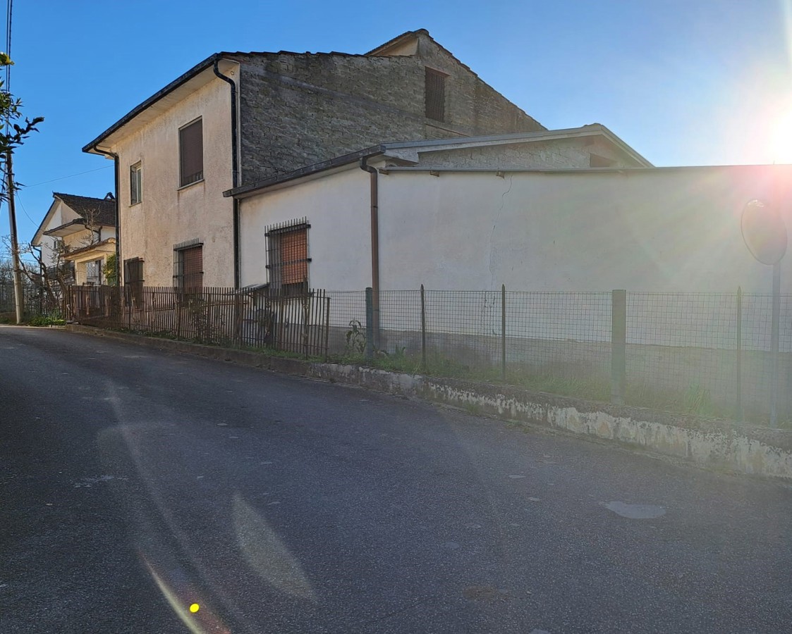 Soluzione Indipendente in vendita a Cassino, 4 locali, prezzo € 84.000 | PortaleAgenzieImmobiliari.it